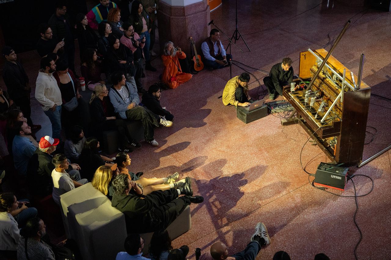 Descubren con su “Pianomáquina” los alcances de la música en LABNL