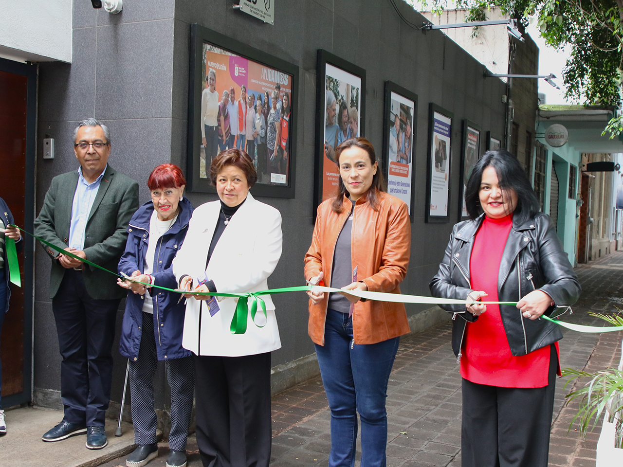 Representación de NL inaugura fotogalería sobre derechos del adulto mayor
