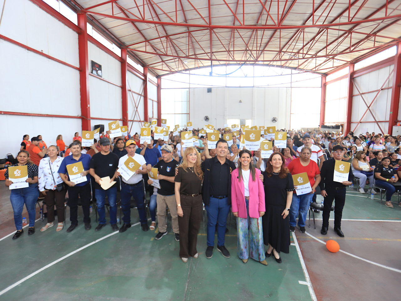 Supera IVNL meta sexenal de 12 mil escrituras; fortalece la regularización patrimonial en NL