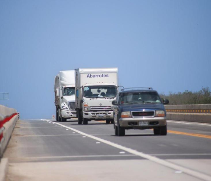 Aprovechan transportistas ventajas de usar el nuevo tramo del Periférico Juárez-Montemorelos