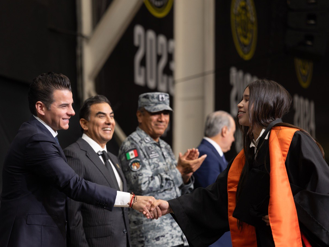 Reconoce Miguel Flores a mil 100 graduados del Colegio Militarizado “General Mariano Escobedo”