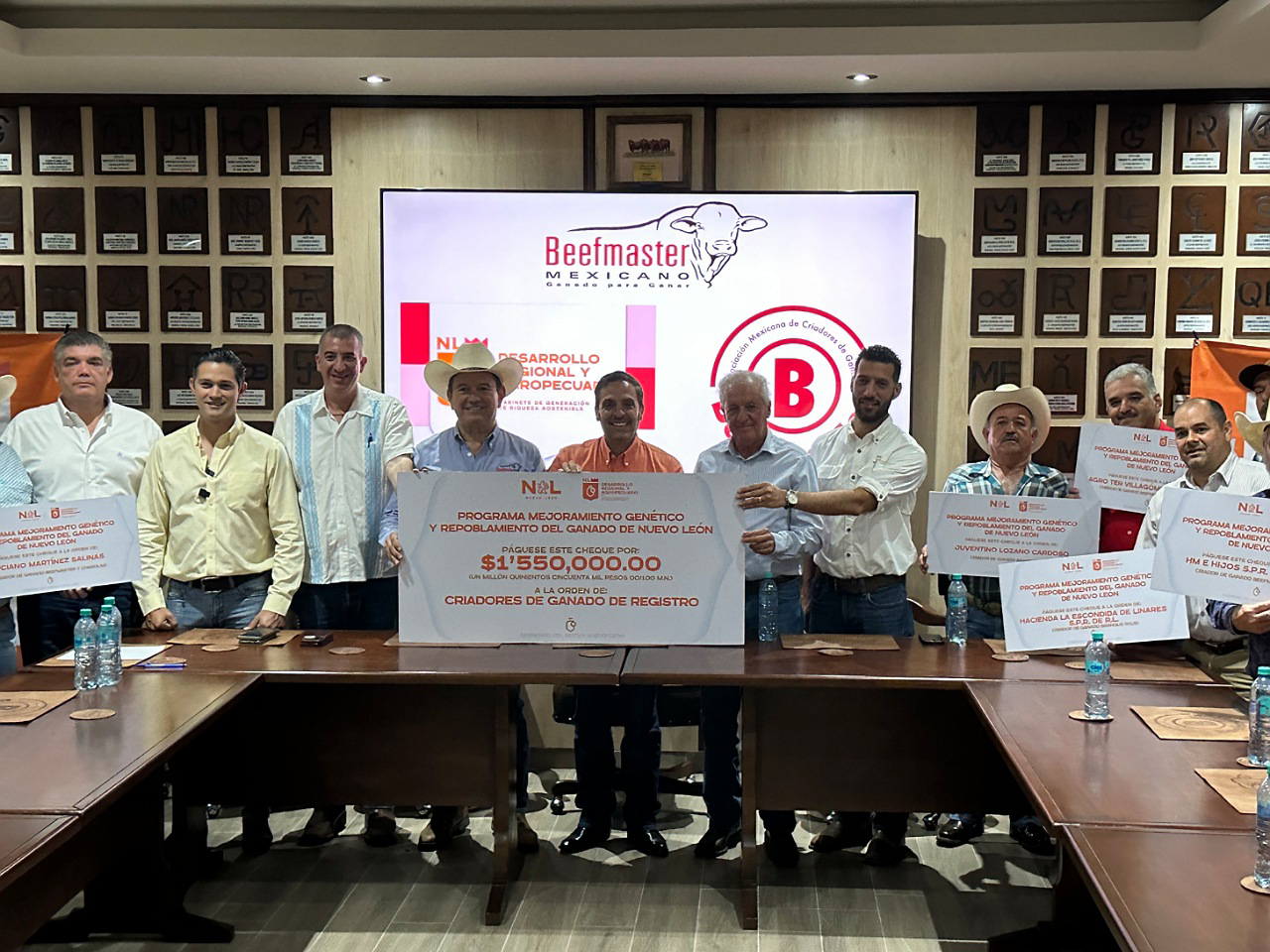 Aplicará Gobierno del Estado 10 MDP en Programa de Mejoramiento Genético del ganado de Nuevo León