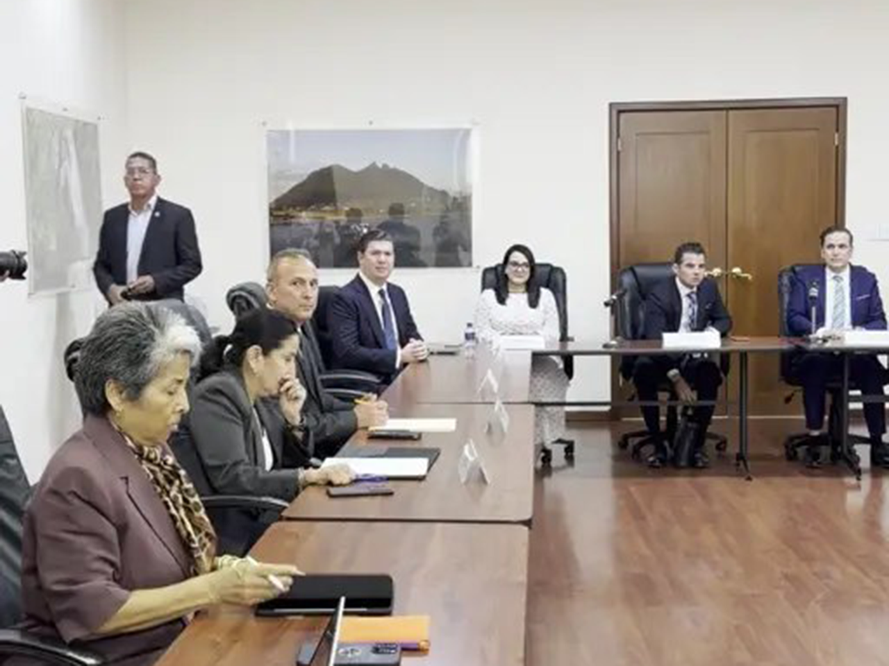Tienen encuentro órganos electorales con el Estado