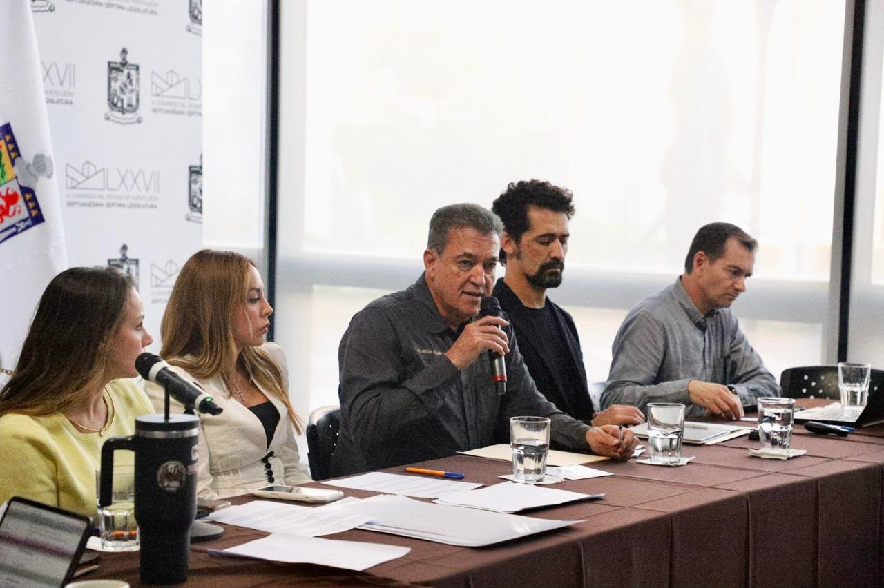 Entrega Secretaría de Movilidad documentación de más de 400 obras al Congreso del Estado