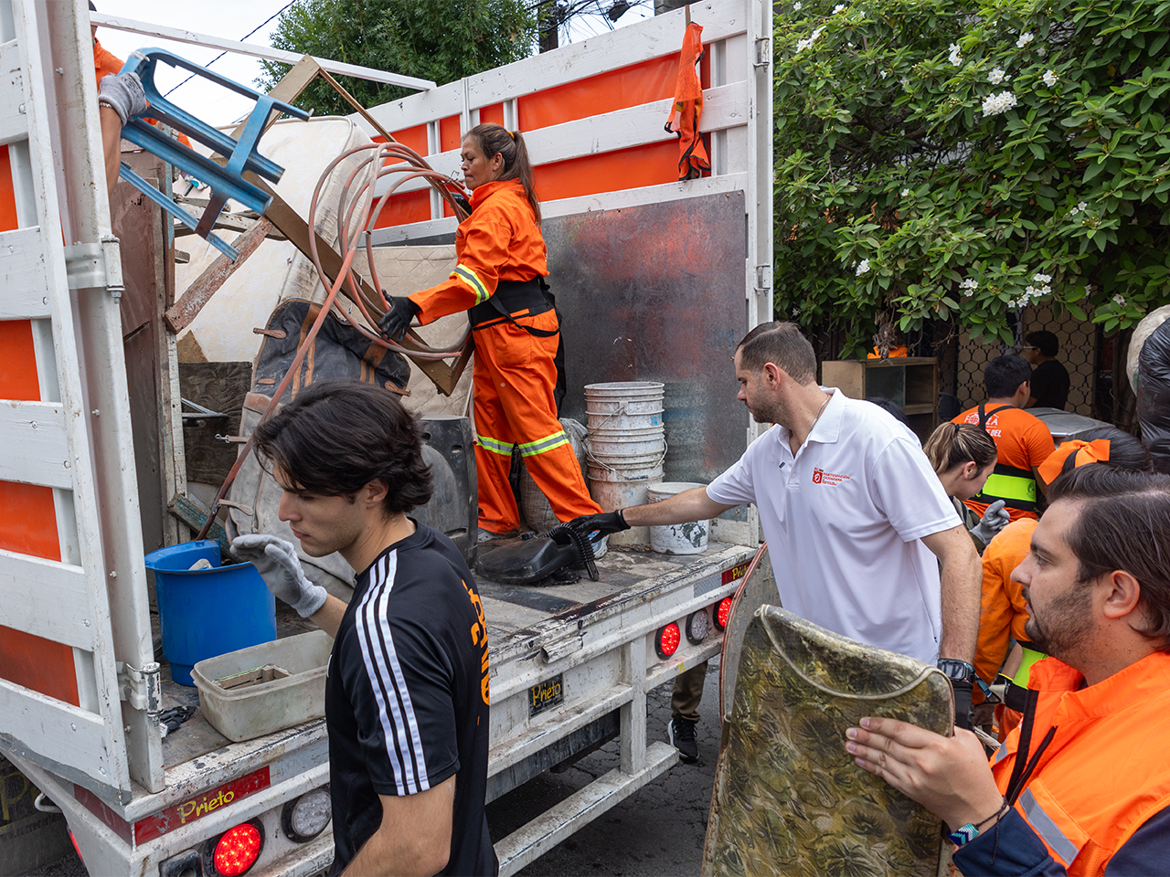 Arman mega descacharrización con Ponte Nuevo, Ponte Mundial