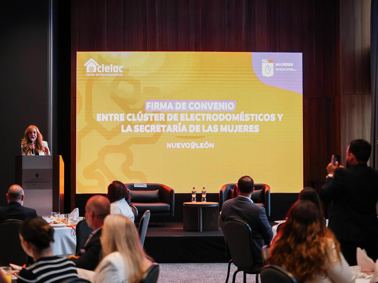 Firman Convenio Secretaría de las Mujeres y el Clúster de Electrodomésticos