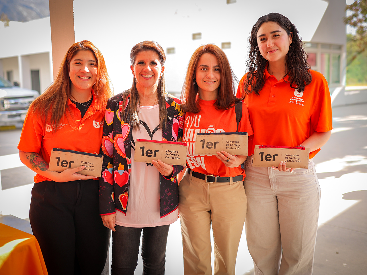 Realiza Igualdad e Inclusión Primer Congreso de Corte y Confección en Centros Comunitarios