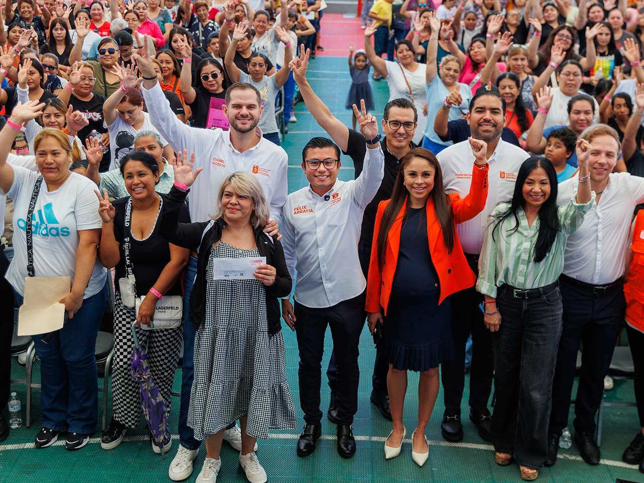 Más 2 mil 500 mujeres de Monterrey reciben su nueva tarjeta Ayudamos a las Mujeres