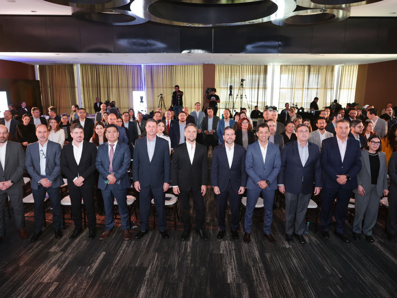 Agua y Drenaje y FAMM lanzan “Reconectando con el Agua” iniciativa para recuperar agua que se pierde en la red de Monterrey