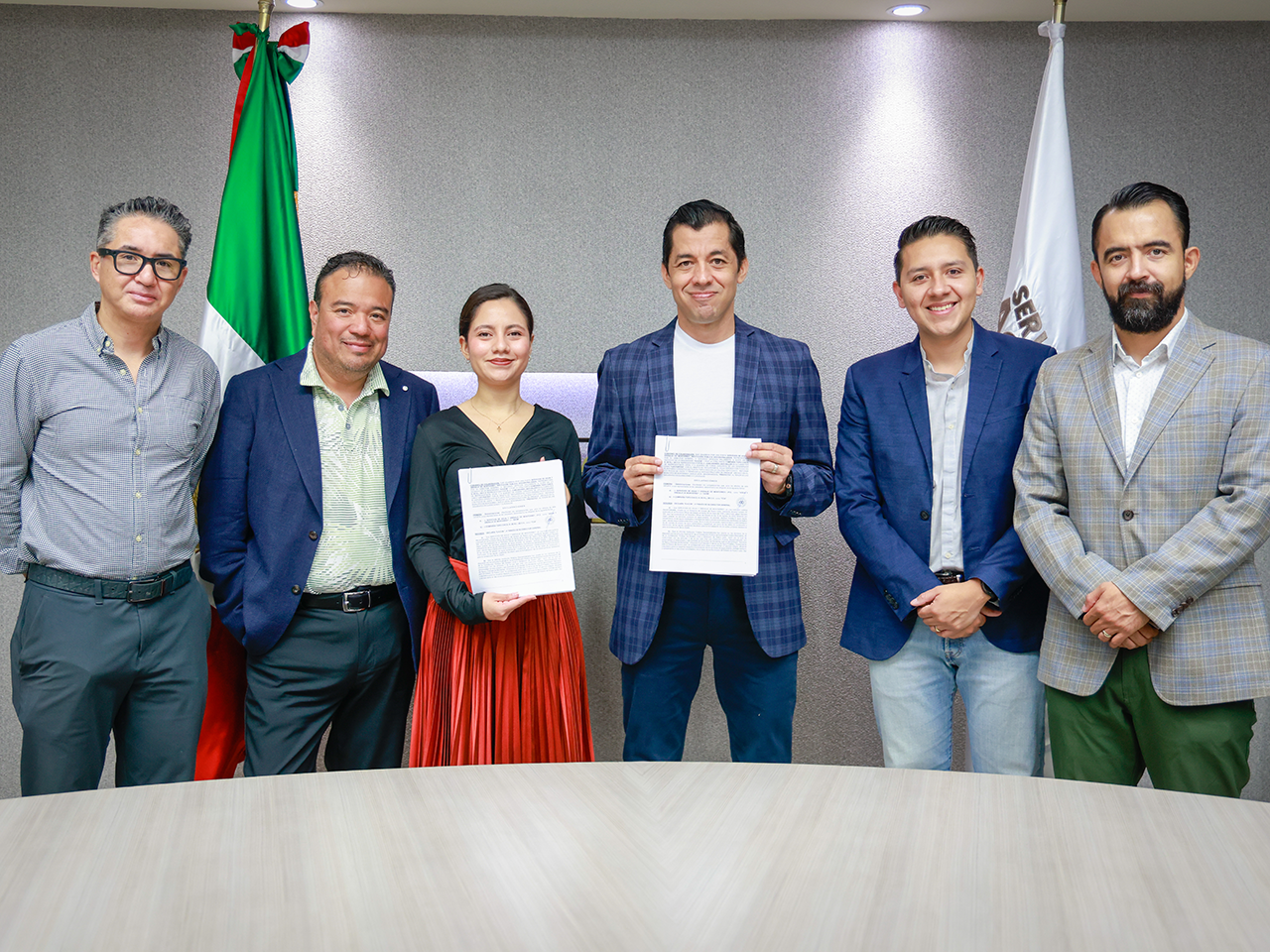 AyD y Compañía Topo Chico suman esfuerzos para mejorar redes de agua y drenaje