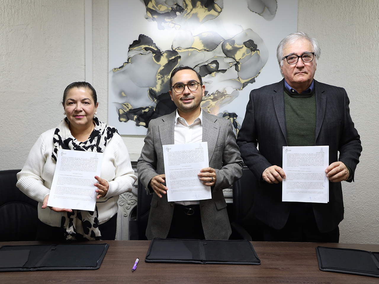 Firman Convenio DIF NL y Christus Muguerza Hospital Conchita para realizar estudios y cirugías gratuitas a niñas, niños y adolescentes de Centros Capullos y Monarcas