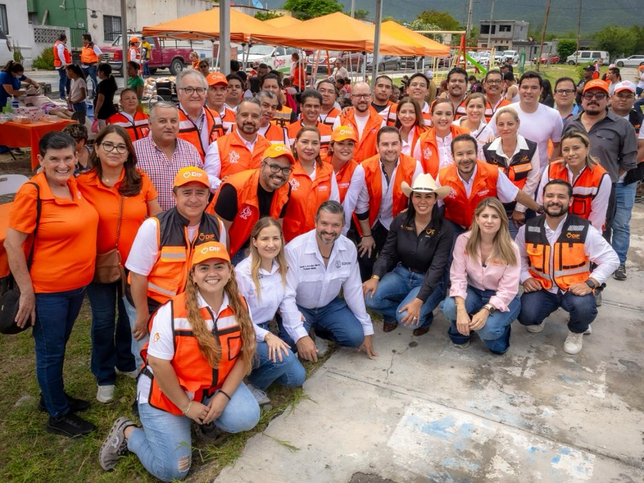 Lleva DIF NL servicios y brigadas a Mina, Abasolo y El Carmen