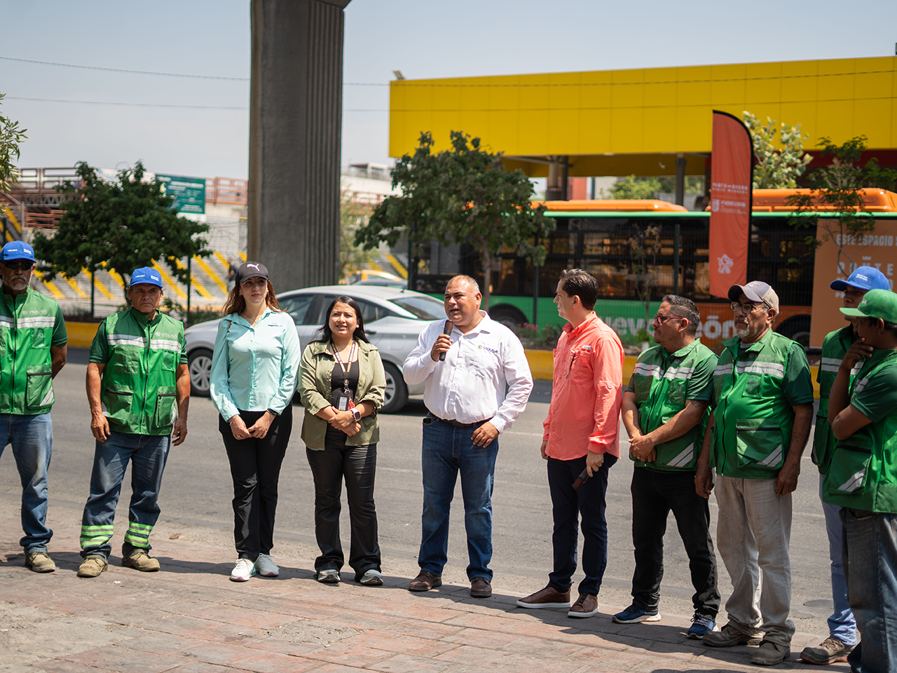 VIDUSA y FIDEURB rehabilitan camellón central de la Línea 1 del Metro sobre Avenida Colón