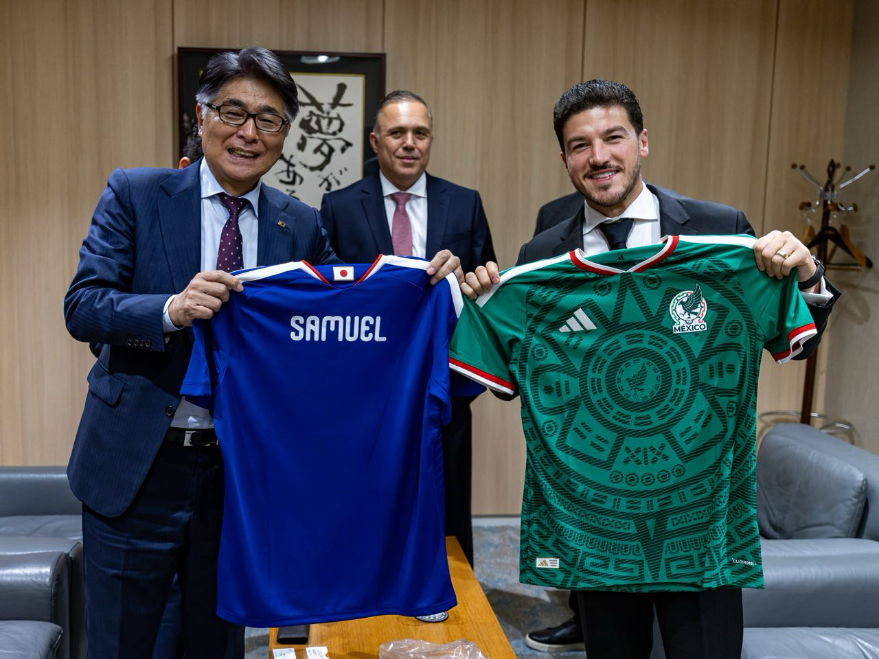 Invita Samuel García a japoneses a Nuevo León; Se reúne con directivos de la Selección Nipona