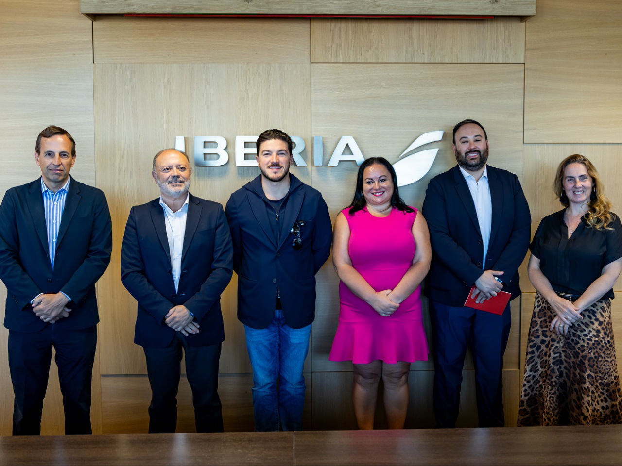 Anuncia Samuel nueva ruta Monterrey-Madrid con Iberia