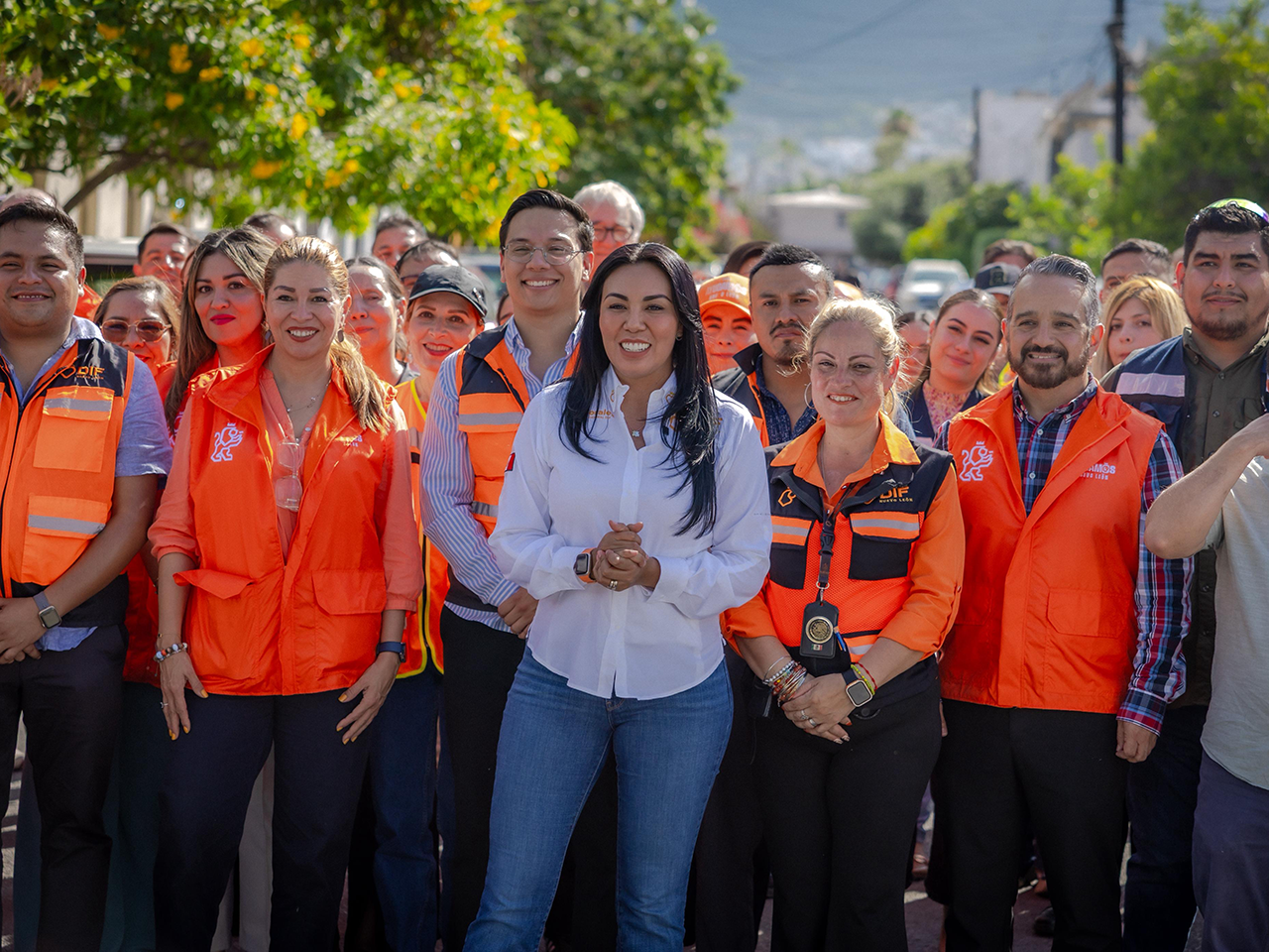 Ale Morales asume funciones como Directora General del DIF Nuevo León; realiza recorrido en Valle Verde