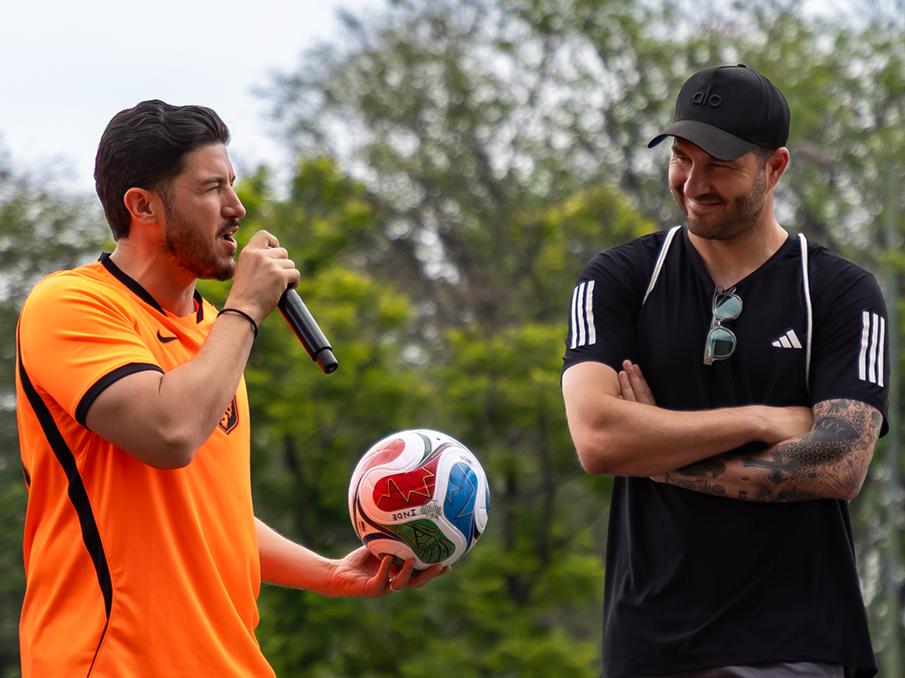 Samuel y Gignac llevan fiesta mundialista a las canchas de Nuevo León; Ya van 560 de "Ponte Nuevo, Ponte Mundial"