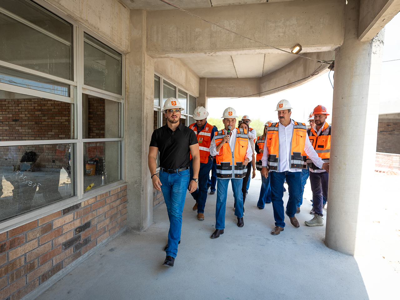 Supervisa Gobernador trabajos de UNEME y construcción de secundaria en Salinas Victoria