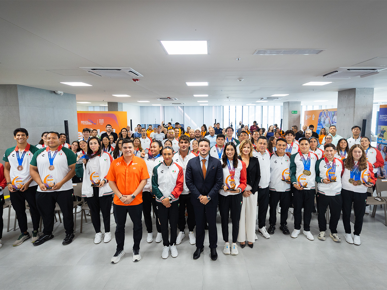 Reconoce Gobernador a atletas de los Juegos Centroamericanos y del Caribe 2026