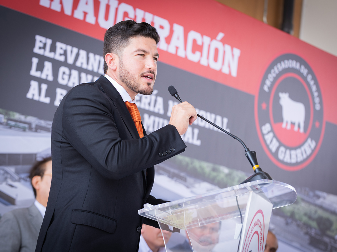 Inaugura Samuel planta de procesamiento de ganado; NL número uno en el manejo de productos cárnicos