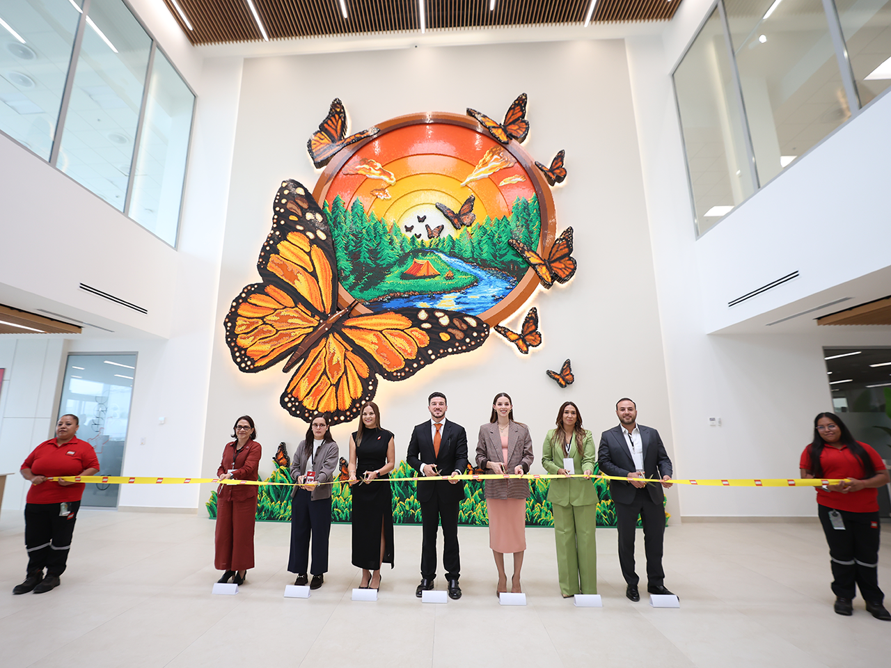 Sigan construyendo sueños.- Samuel García tras inaugurar planta de empaque "C" en LEGO